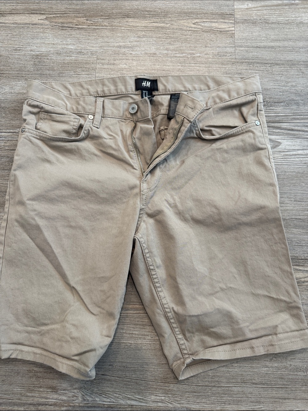 H&M Men's Tan Flat-Front Cotton Shorts